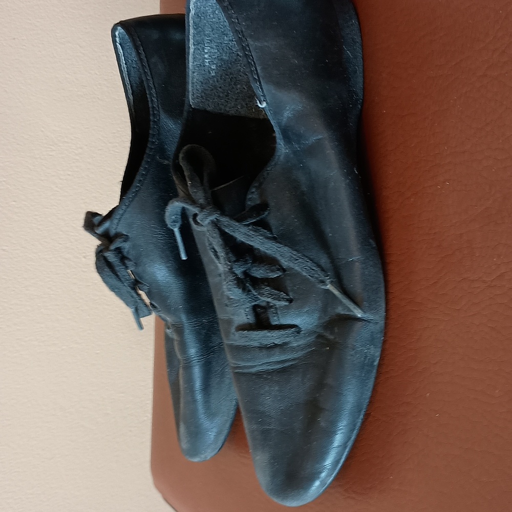 Capezio black leather women's shoes, approx size 6 - Picture 4 of 6